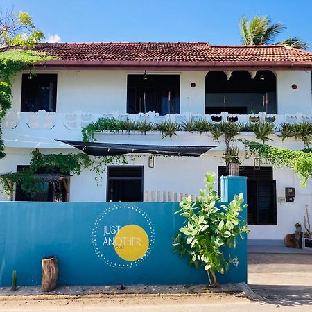 Just Another Guesthouse Polhena Luaran gambar